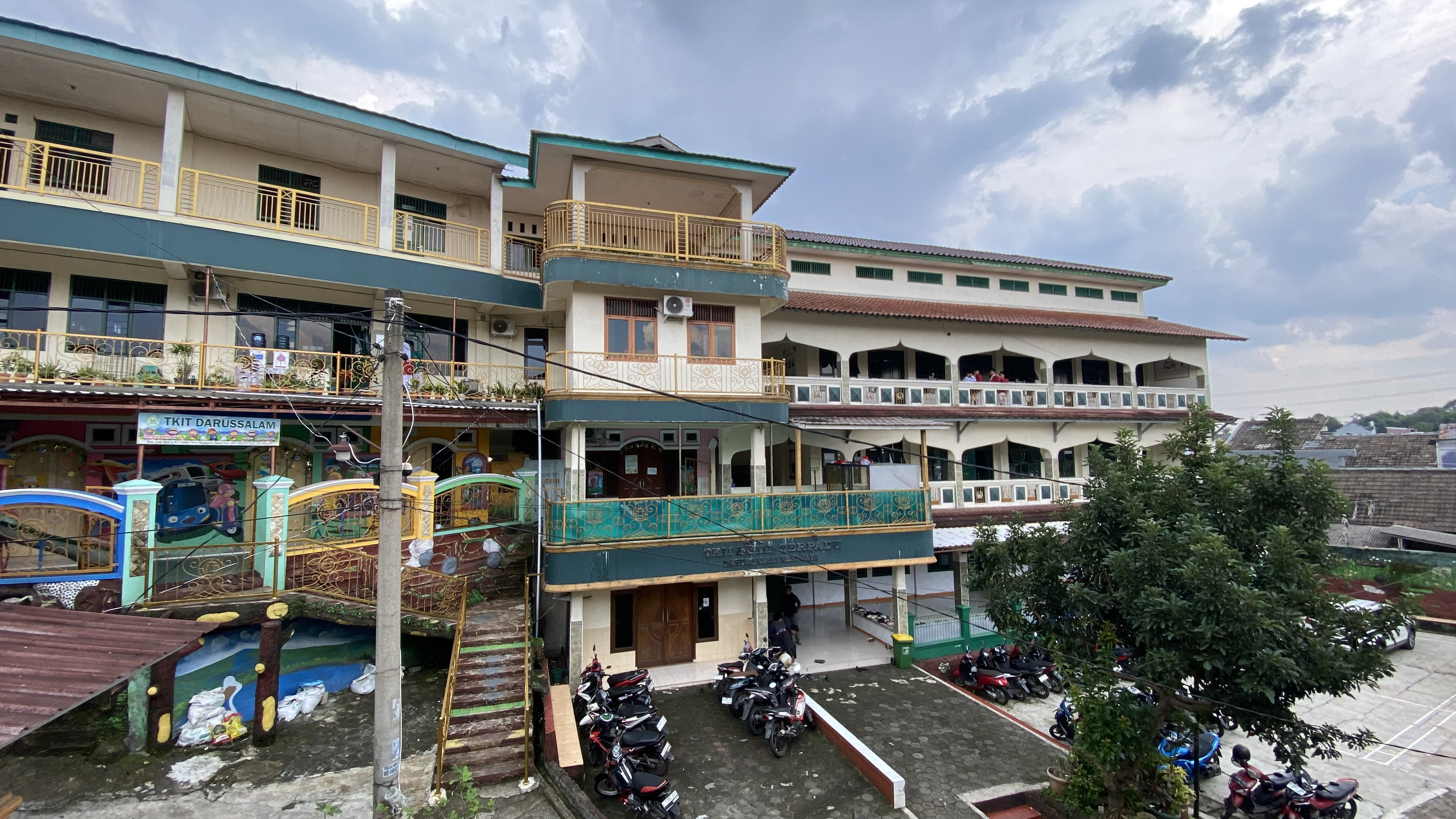 SMPT Darussalam Reni Jaya